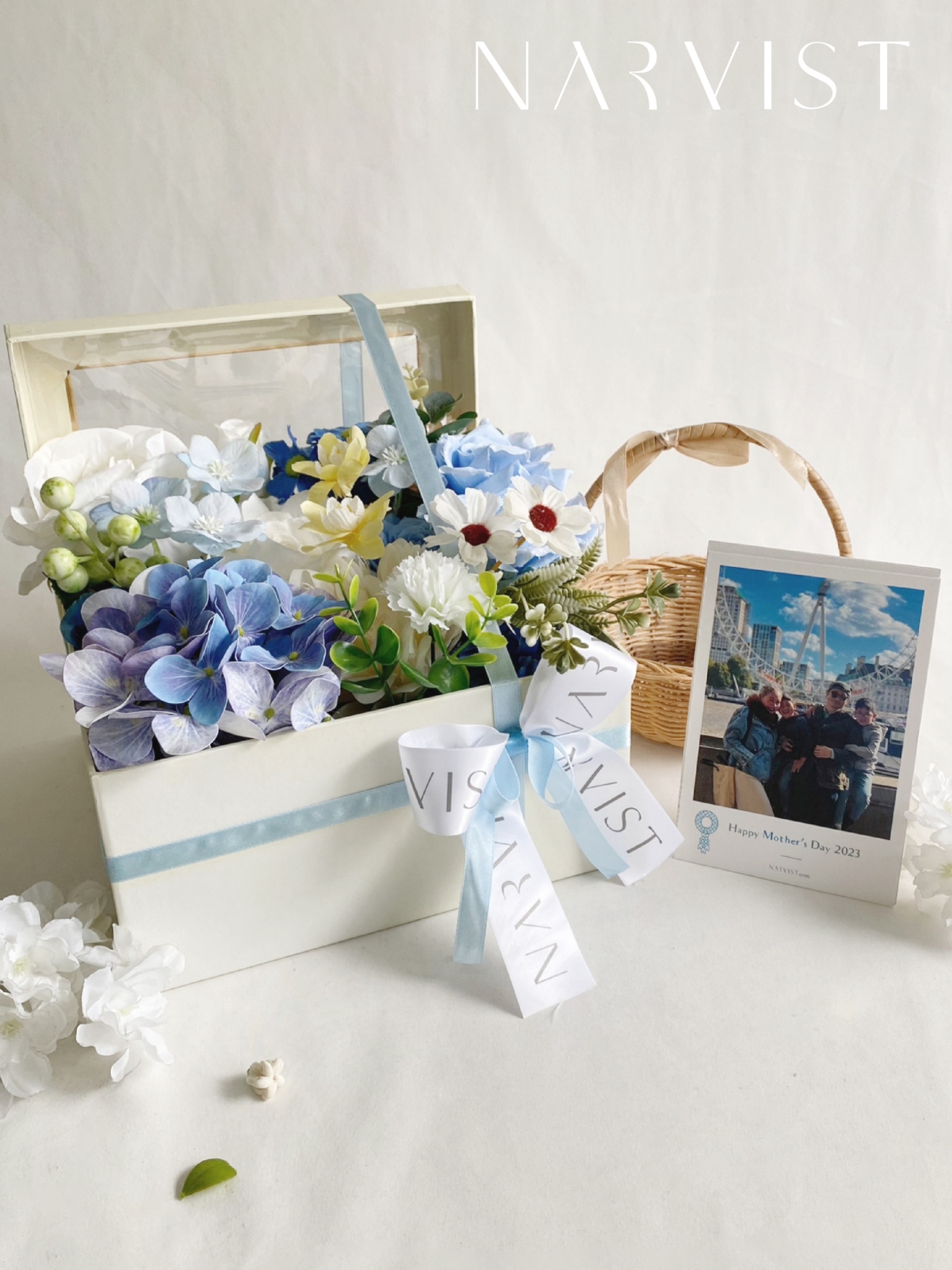 กล่องดอกไม้ประดิษฐ์ ดอกไม้ประดิษฐ์ ดอกไม้แสดงความยินดีพร้อมการ์ด(วันแม่) MM004