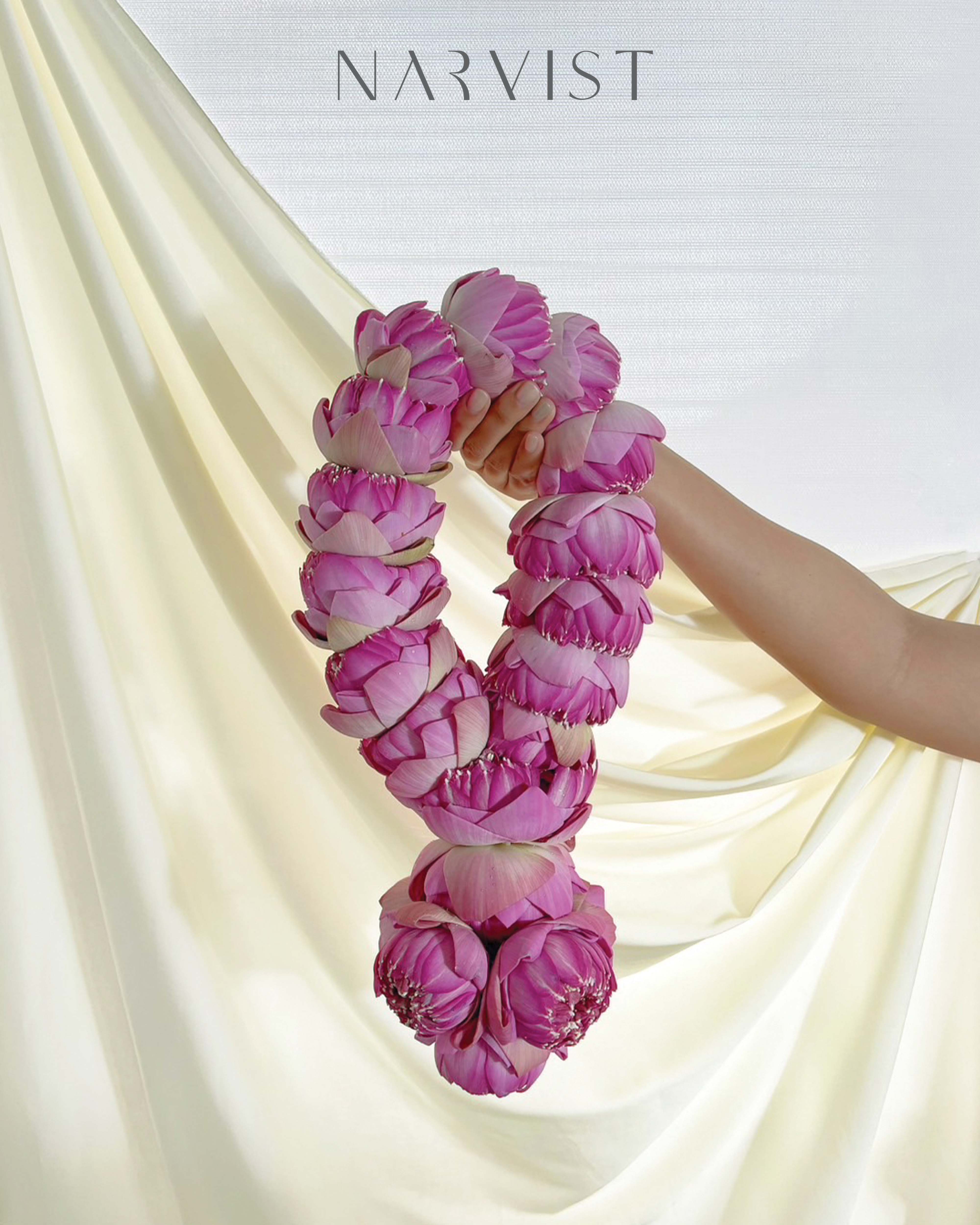 พวงมาลัยดอกไม้สด มาลัยสด มาลัยดอกบัว มาลัยไหว้เทพ มาลัยแขก พระแม่ลักษมี FM44