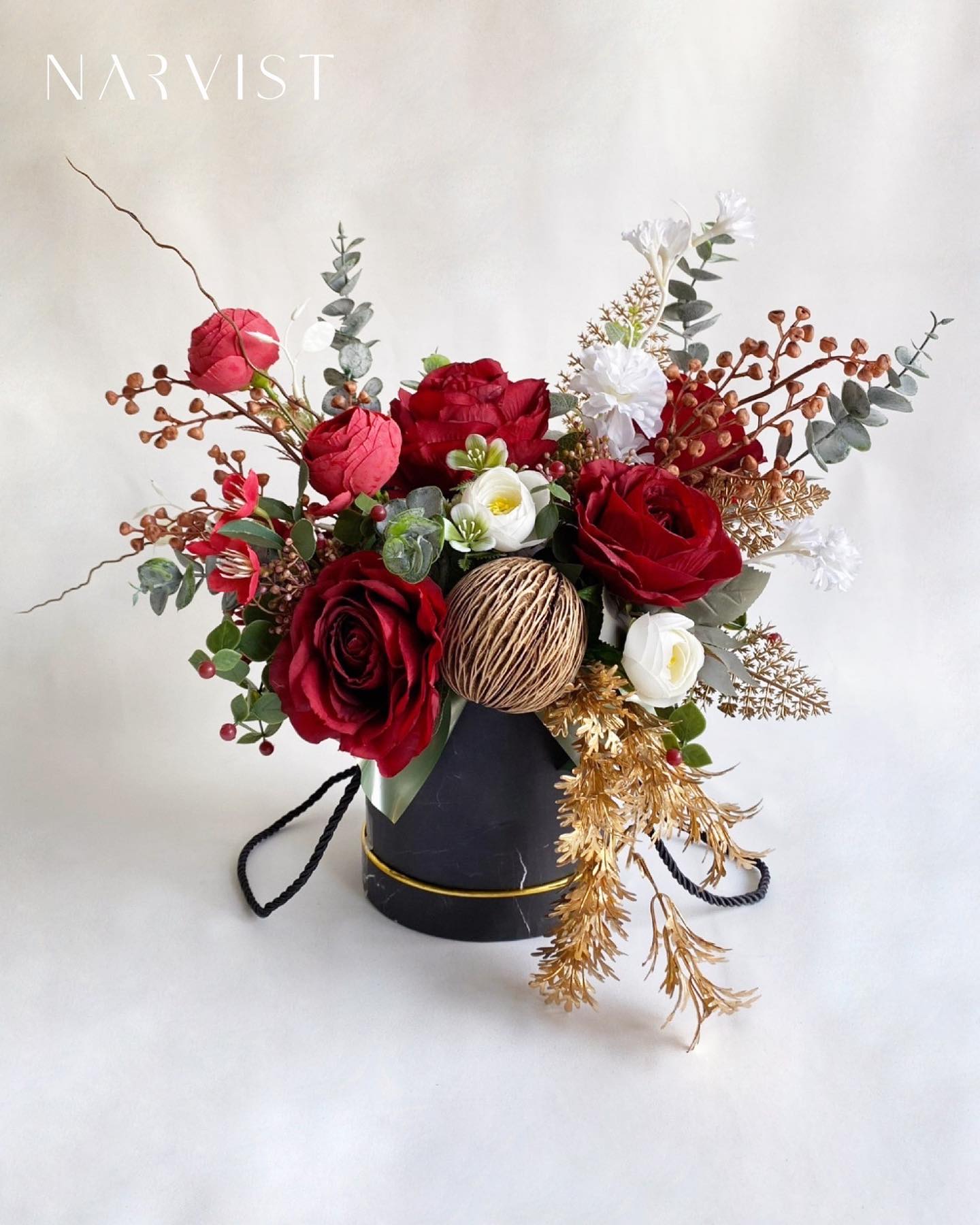 แจกันดอกไม้ประดิษฐ์