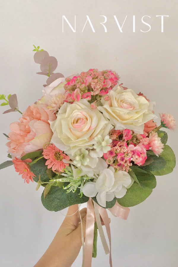 BQ32 ช่อดอกไม้ประดิษฐ์ ดอกไม้แสดงความยินดีพร้อมการ์ด ดอกโบตั๋น กุหลาบขาว กุหลาบชมพู กิ่งแซมและดอกแซม
