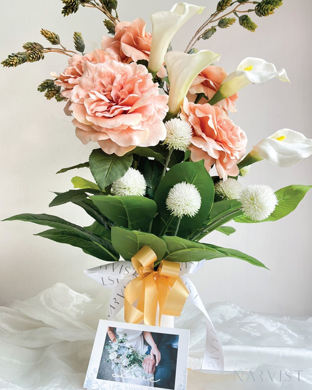 VA11 ดอกไม้ประดิษฐ์ คาร์เนชั่นส้ม พุ่มสีขาว เดหลีขาว