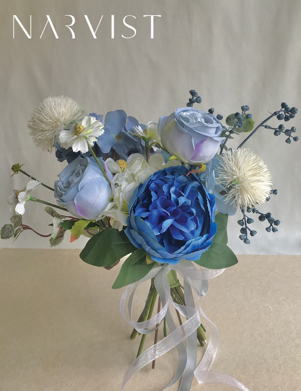 BQ37 ช่อดอกไม้ประดิษฐ์ ดอกไม้แสดงความยินดีพร้อมการ์ด ดอกกุหลาบฟ้า  ดอกพีโอนีและดอกแซม