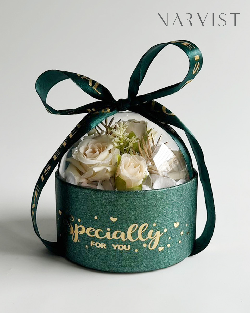 กล่องดอกไม้ Green Specially For You - White Flower ดอกไม้แสดงความยินดีพร้อมการ์ด BO20