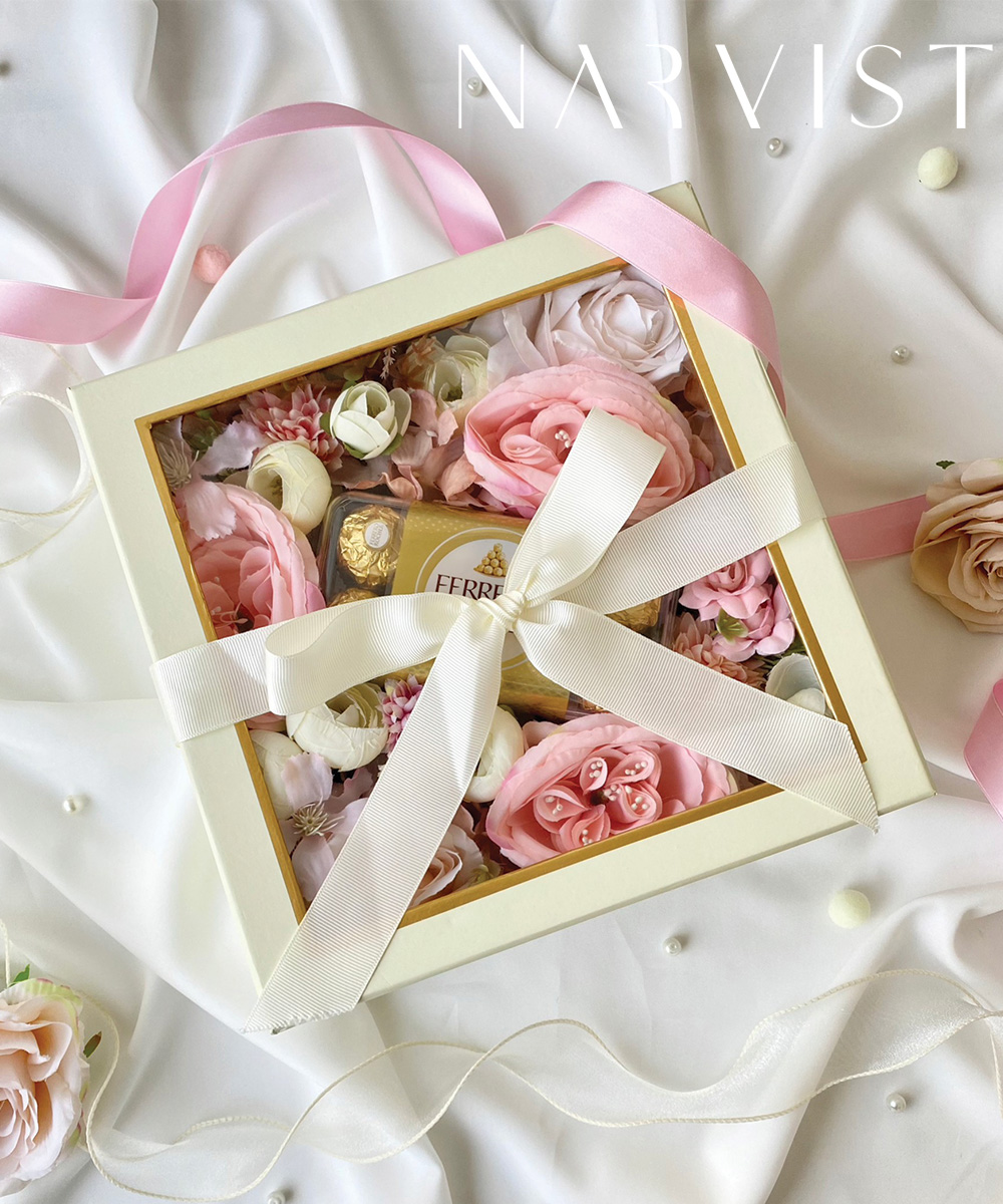 NV15 Happy Valentine's ดอกไม้ประดิษฐ์ ชุดดอกไม้วาเลนไทน์ กล่องขนมช็อคโกแลต FERRERO ROCHER ดอกไม้โทนสีชมพู