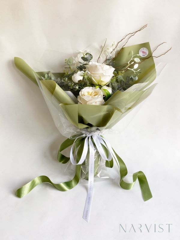 ช่อดอกไม้ประดิษฐ์ BQ51 ช่อดอกไม้ขาวในกระดาษเขียว
