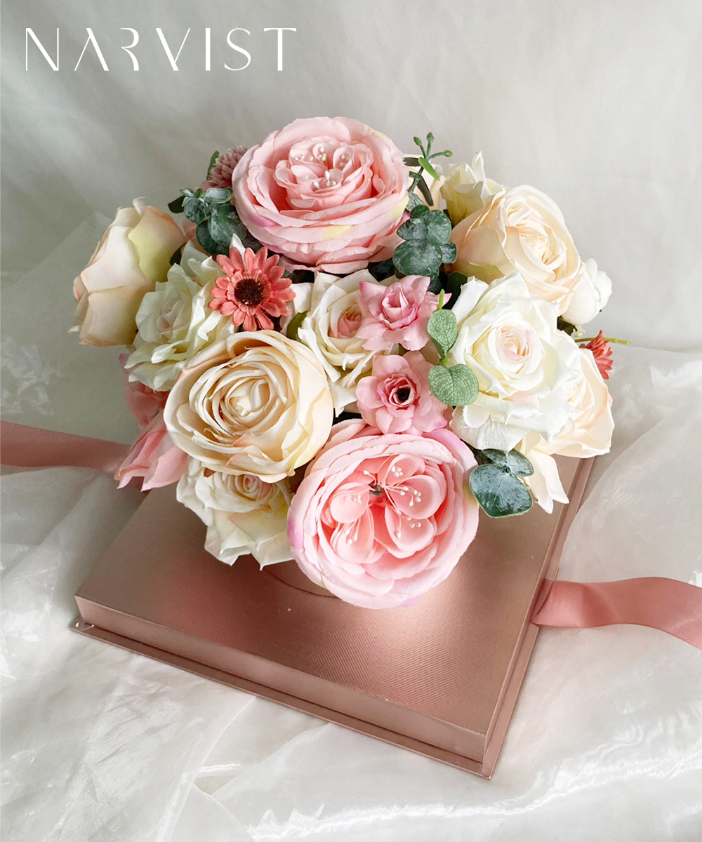 NV02 Happy Valentine's ดอกไม้ประดิษฐ์ ชุดดอกไม้วาเลนไทน์ กล่องดอกไม้โทนขาวชมพู กล่องเหลี่ยมโรสโกลด์