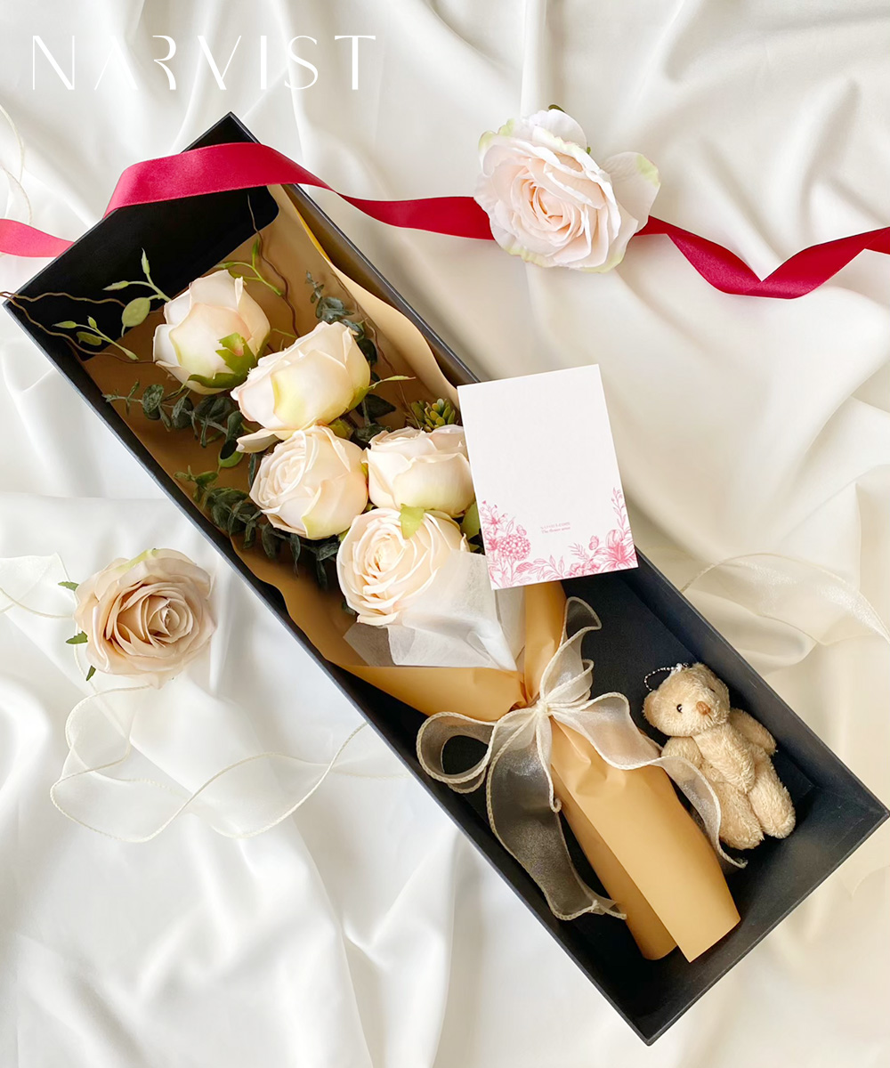 Happy Valentine's ดอกไม้ประดิษฐ์ NV03 ชุดดอกไม้วาเลนไทน์ ช่อกุหลาบโอรสในกล่องดำยาว