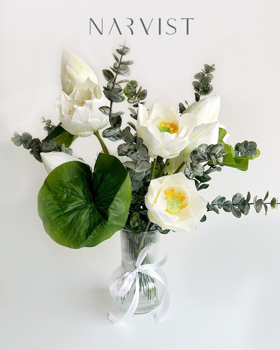 แจกันดอกไม้ดอกไม้ประดิษฐ์สำหรับวางห้องพระ OM02 ชุดแจกันแก้วใส ดอกบัวพับกลีบถวายห้องพระ