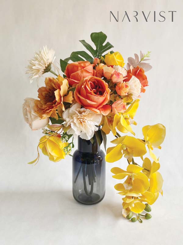 กระเช้าดอกไม้ประดิษฐ์ VA34 ดอกไม้แสดงความยินดีพร้อมการ์ด แจกันดอกไม้ประดิษฐ์โทนส้มเหลือง