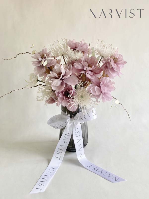 กระเช้าดอกไม้ประดิษฐ์ VA36 ดอกไม้แสดงความยินดีพร้อมการ์ด แจกันดอกไม้ประดิษฐ์โทนชมพูขาว